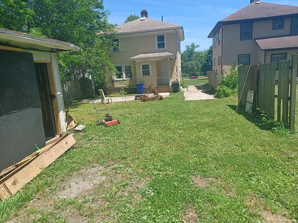 2nd image of 737 Maplehurst Ave