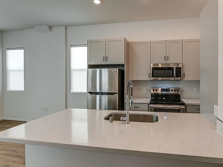 2040 N Highland Ave — Photo 9