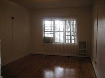 1st image of 636 S Plymouth Blvd