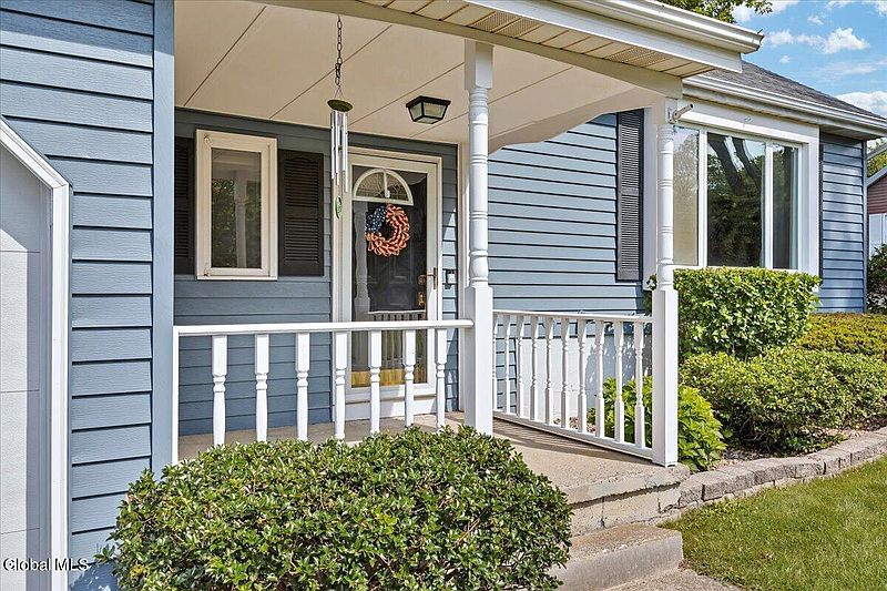 3rd image of 118 Southbury Road