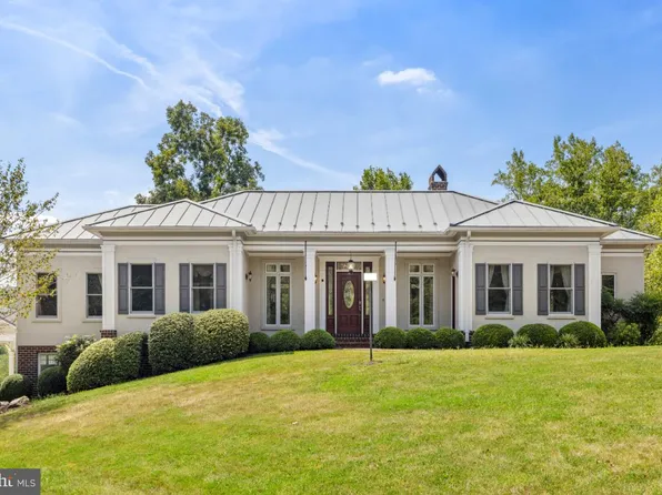 12147 Moss Hollow Rd, Markham, VA 22643