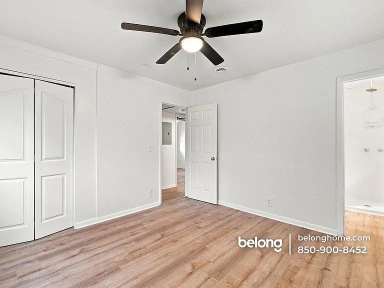 6011 Greenwood Ln — Photo 12