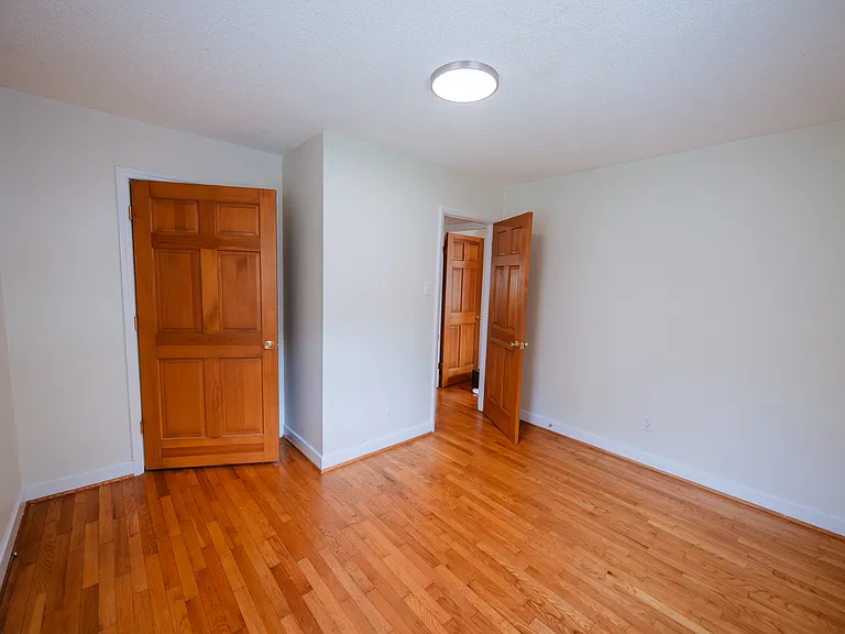 120 Brooks St — Photo 19