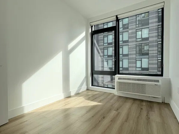 228 East 135th Street image 5 of 18