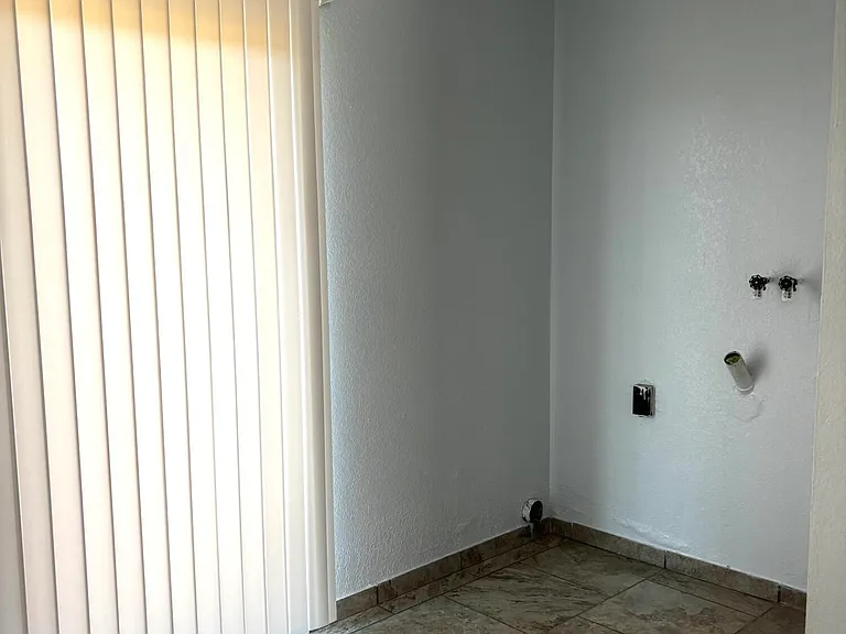 2135 Hohokam Dr — Photo 11