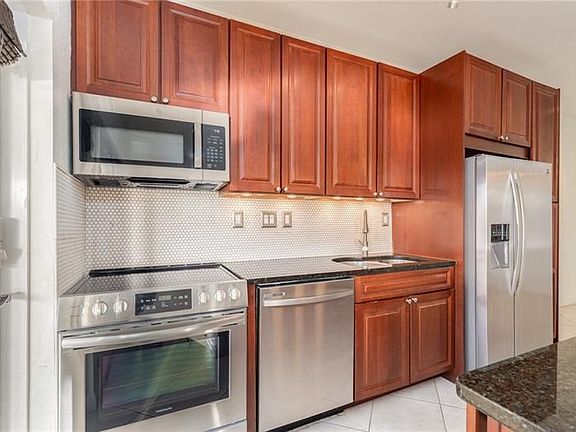 5th image of 2895 NE 32nd St APT 205