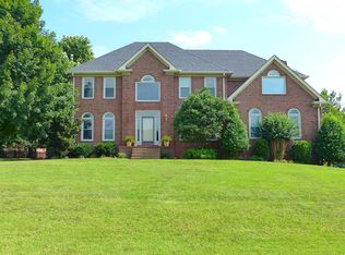 127 Pembroke Dr, Hendersonville, TN 37075