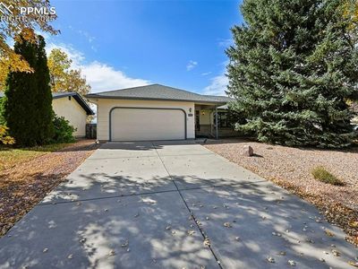 2120 Crystal River Dr, Colorado Springs, CO, 80915