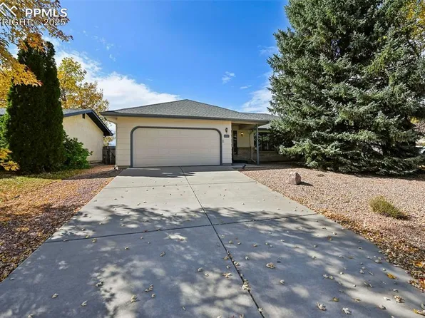 2120 Crystal River Dr, Colorado Springs, CO 80915
