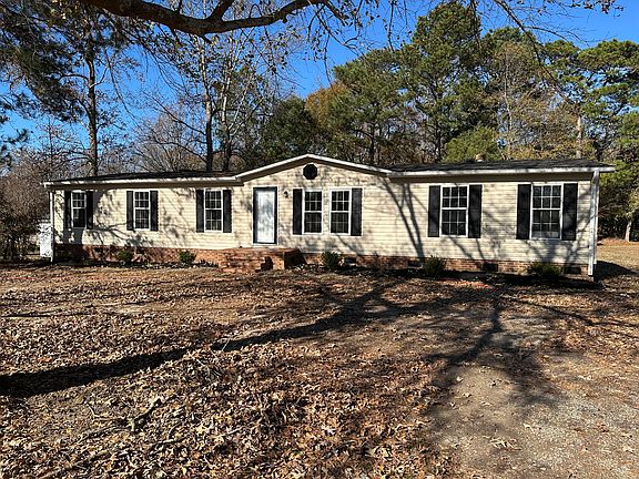 2nd image of 304 Carla Ann Dr