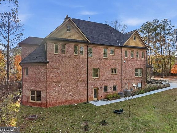 5th image of 7611 Regency Cir
