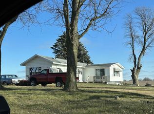 W5392 Round Grove Rd, Monroe, WI 53566