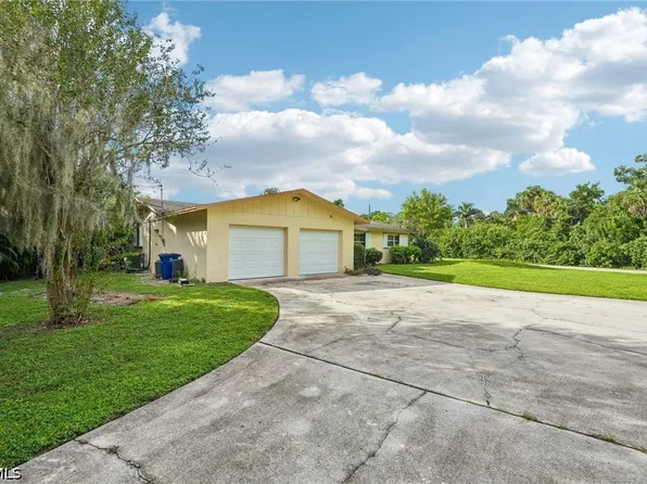 51 Lagoon Dr, North Fort Myers, FL 33903