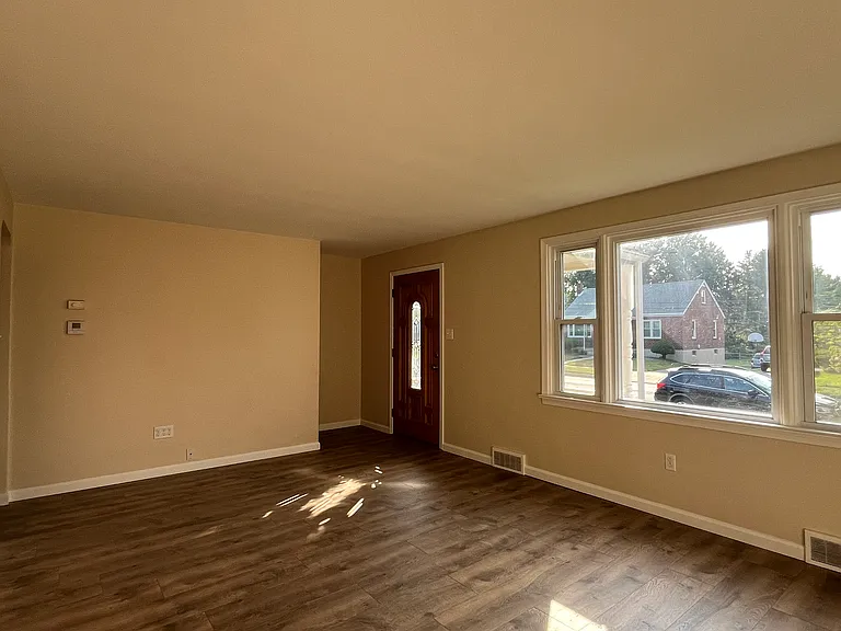27 Woodland Rd — Photo 10