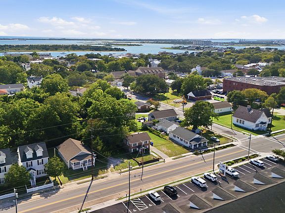 3rd image of 608 Cedar Street