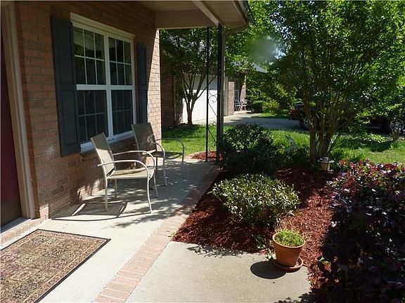 3rd image of 7165 Somerset Farms Dr