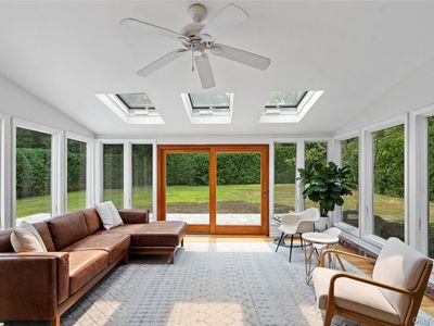 7 Meriden Place, Melville, NY, 11747