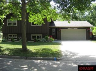 1462 Loren St, Saint Peter, MN 56082