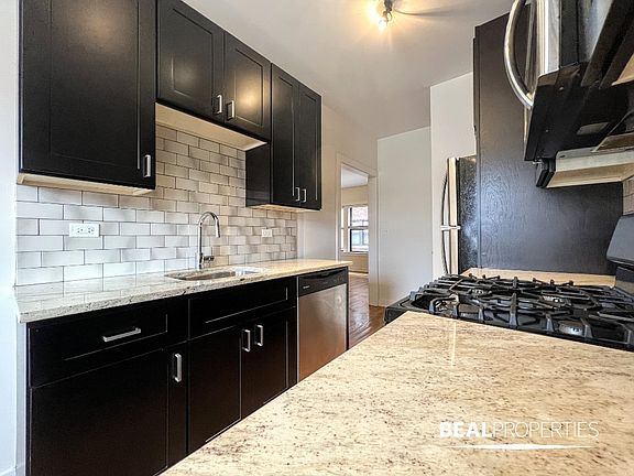 5th image of 2207 W Eastwood Ave #1S