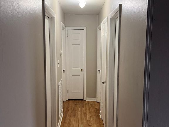 3rd image of 105 Brookridge Dr