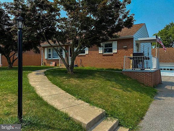 3rd image of 130 Catawba Pl