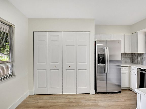 3rd image of 14360 Strathmore Ln APT 204
