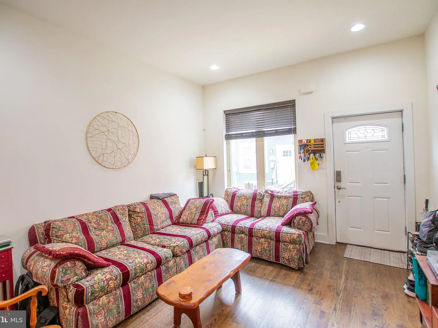 3 bed, 3.0 bath, 1804 sqft, $2,695 — Photo 3