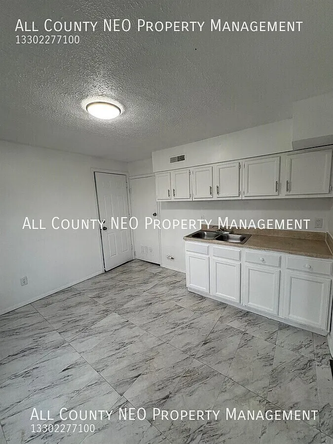 4BR/1BA Move-In Ready Home! Schedule Your Tour Today! — Photo 4