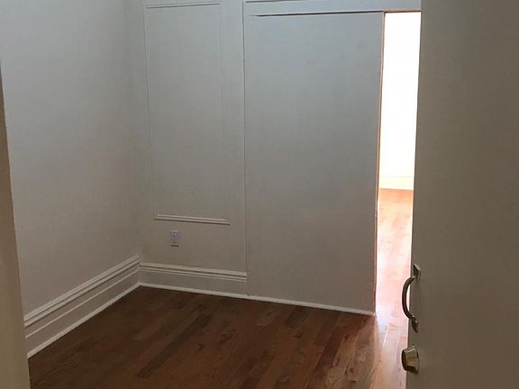 3rd image of 185 Halsey St Floor 2