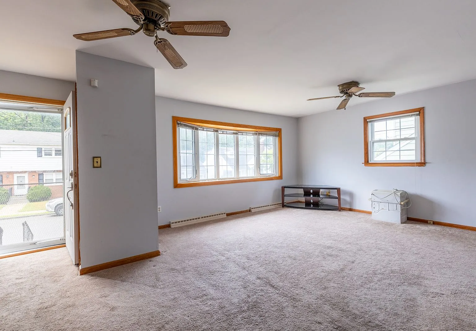 3 bed, 1.5 bath, 1632 sqft, $3,500 — Photo 4