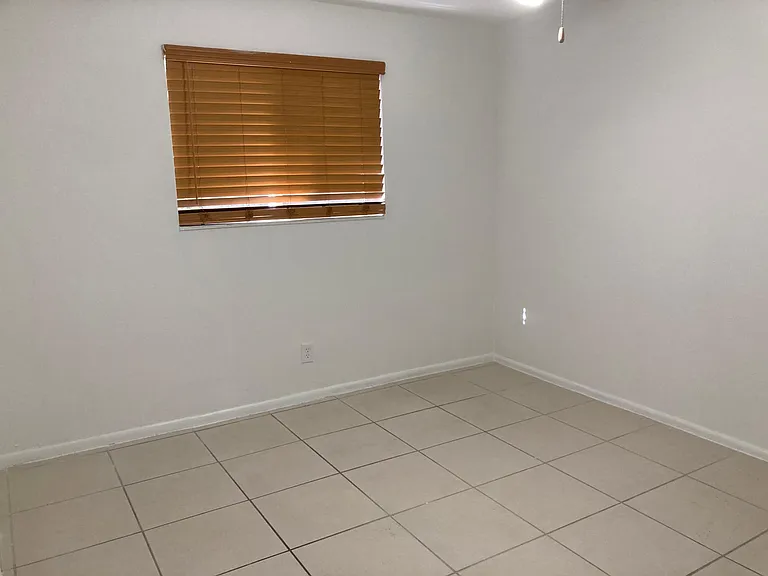 1724 Johnson St #6 — Photo 8