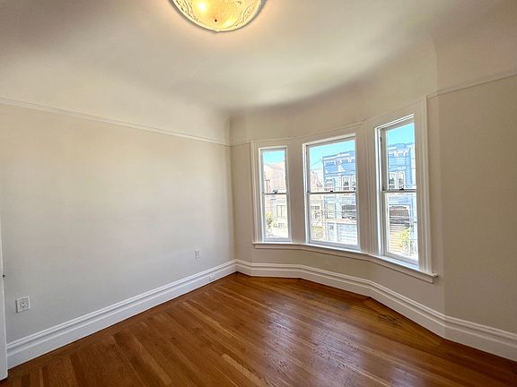 2nd image of 3060-3064 Buchanan St #3062