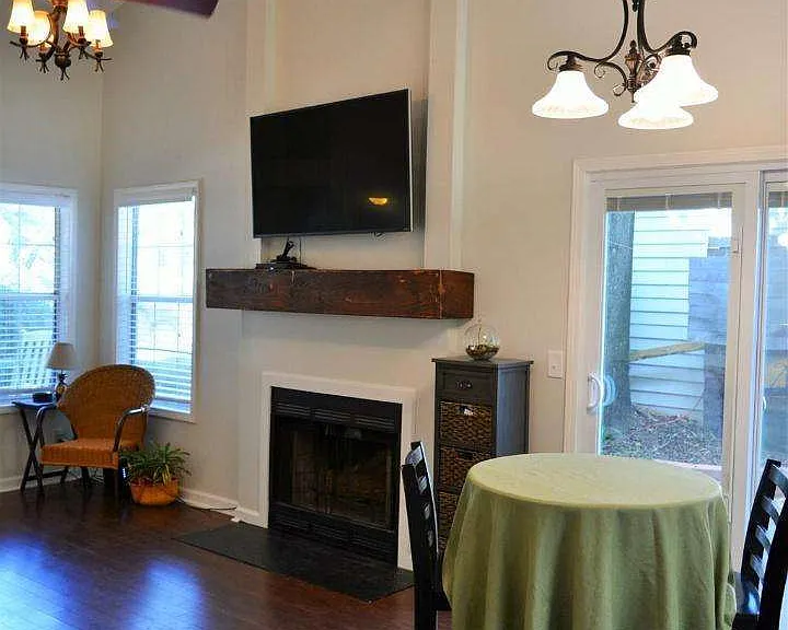 2741 Saint Charles Ln NW — Photo 5