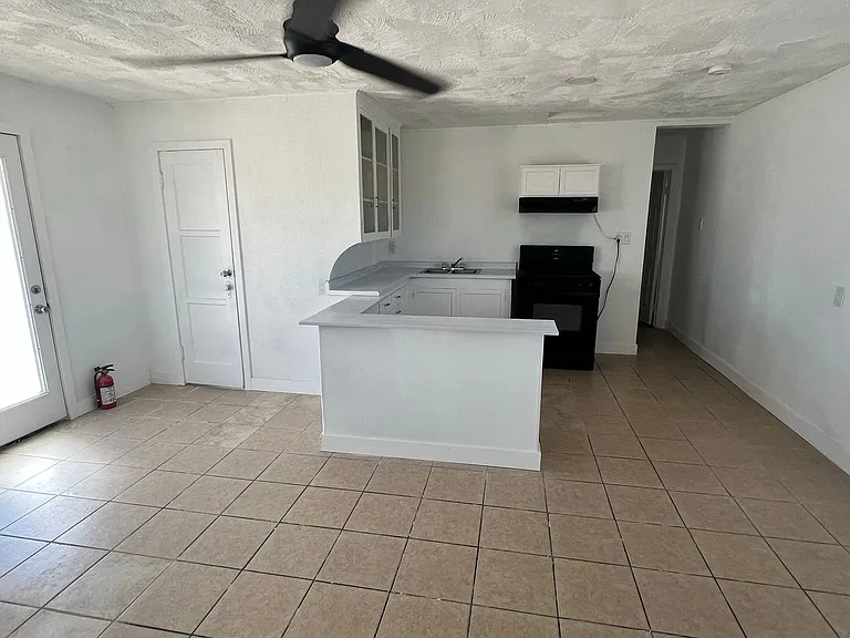 6104 Chia Ave — Photo 5