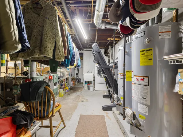 84-22 Daniels Street image 15 of 26