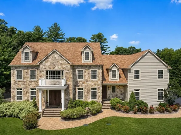 50 Opal Cir, Franklin, MA 02038
