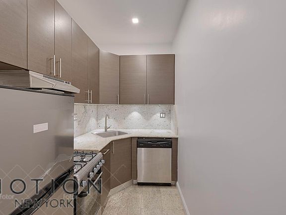 3rd image of 425 E 80th St APT 1B