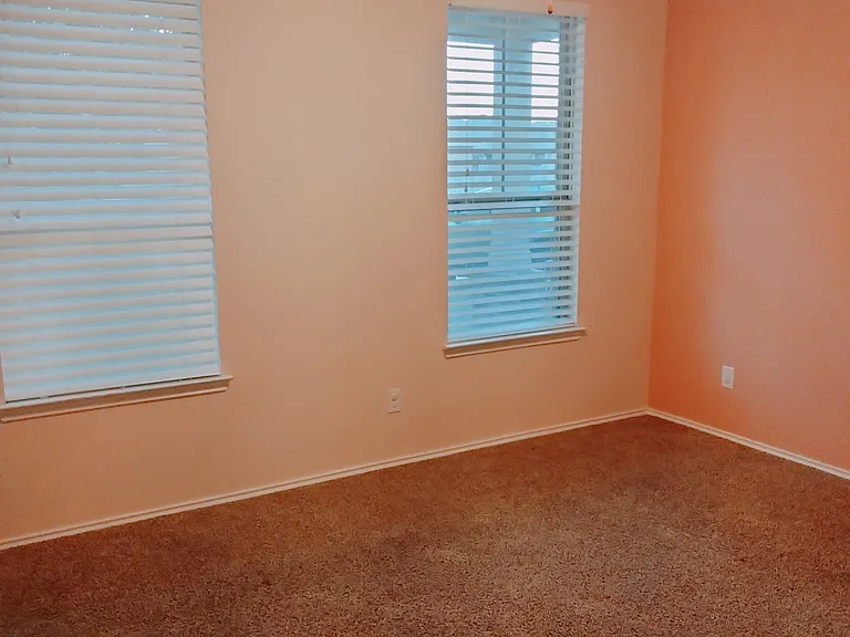 23818 San Barria Dr — Photo 7