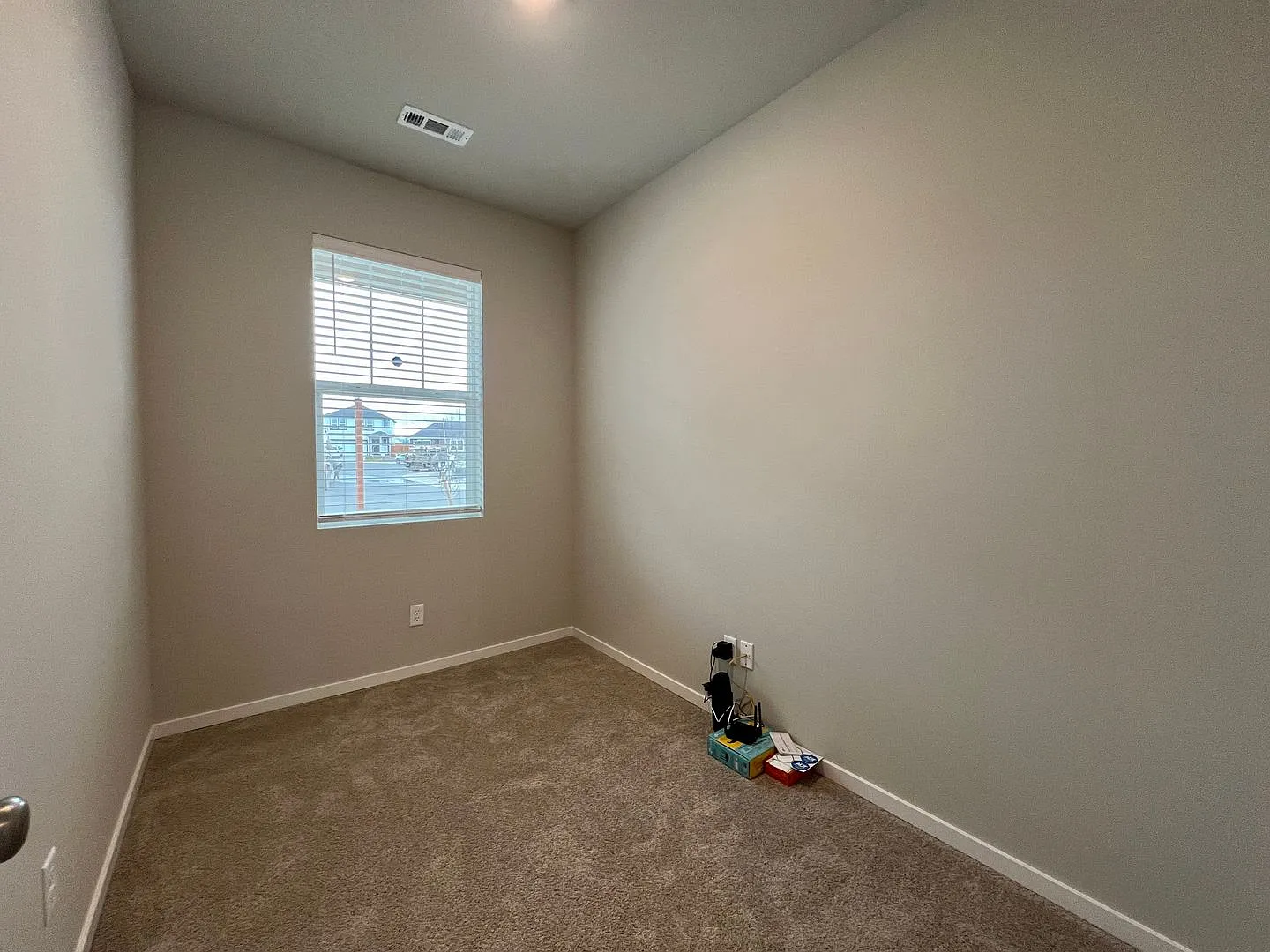 Brand New Home in Black Horse Community — Photo 3