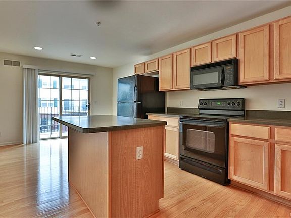 5th image of 3242 Camden Dr #1