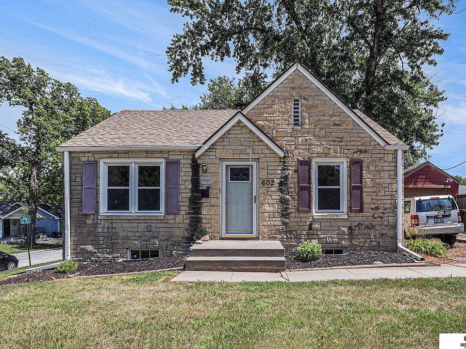 1st image of 602 S 40th St