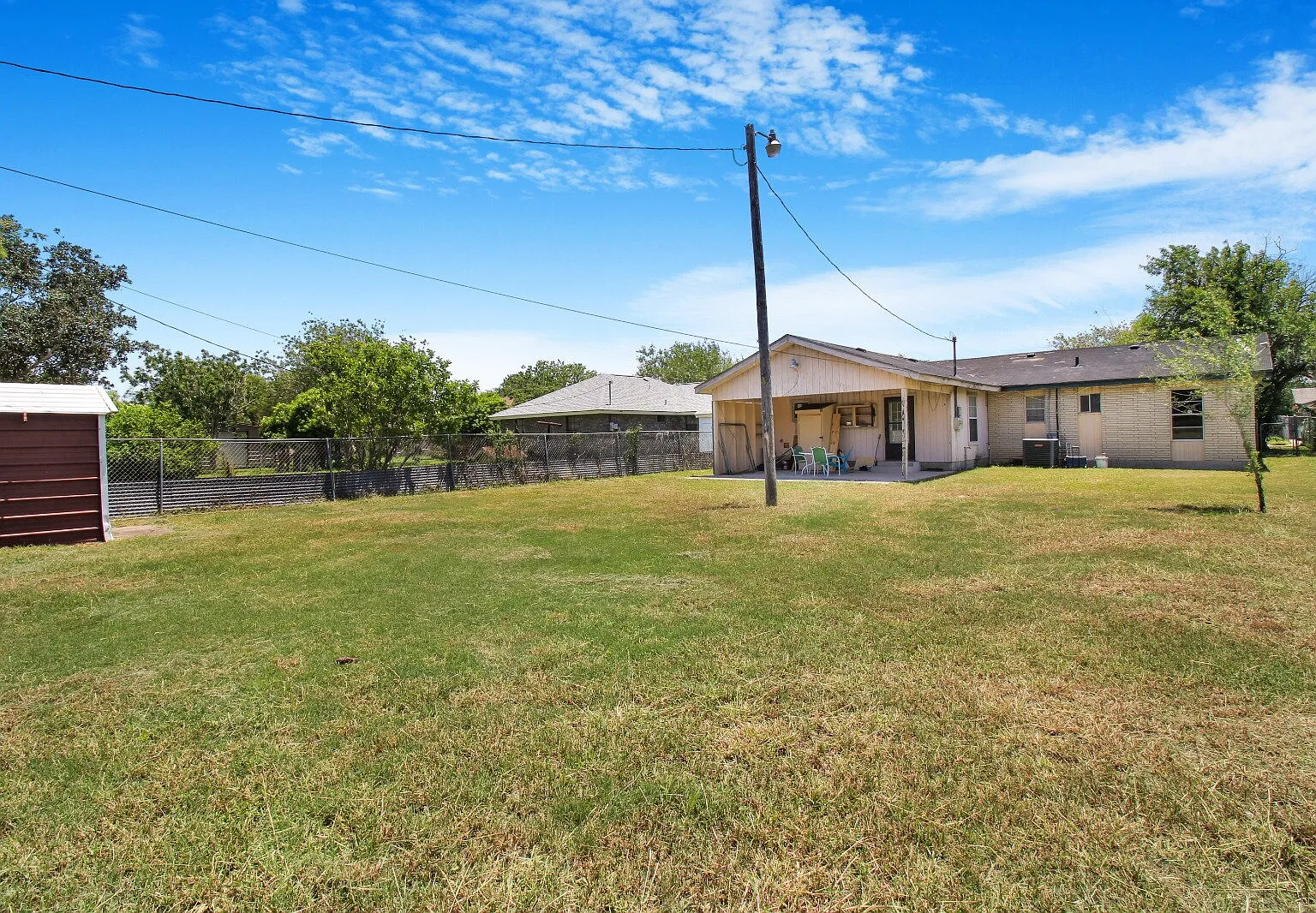 3 bed, 2.0 bath, 1519 sqft, $1,299 — Photo 3