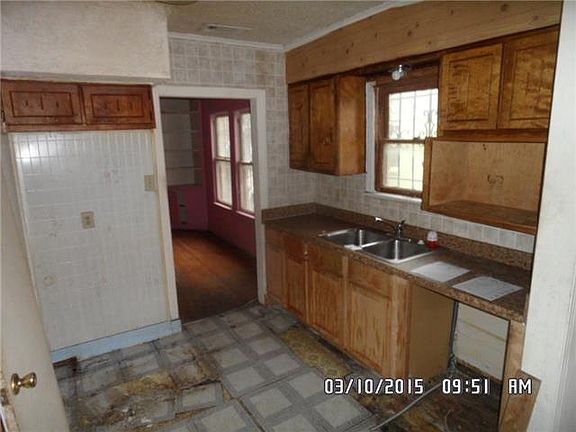 3rd image of 2822 Maryland Ave