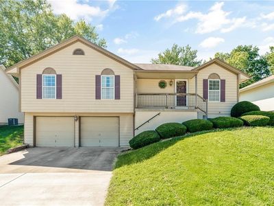 2215 NW 8th St, Blue Springs, MO, 64015