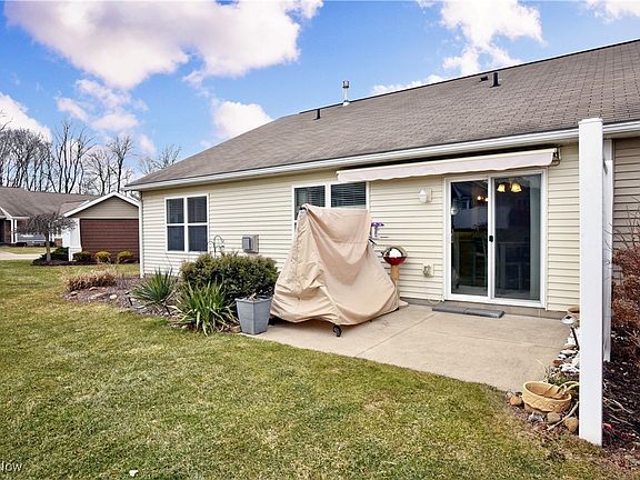 5th image of 896 Bristol Dr