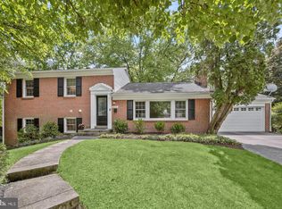 6218 Redwing Rd, Bethesda, MD 20817