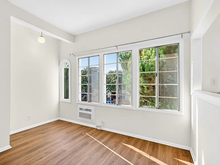 824 N Hayworth Ave #C — Photo 4