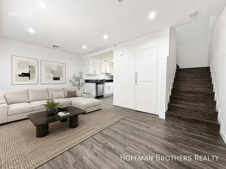601 N Normandie Ave #5 — Photo 1