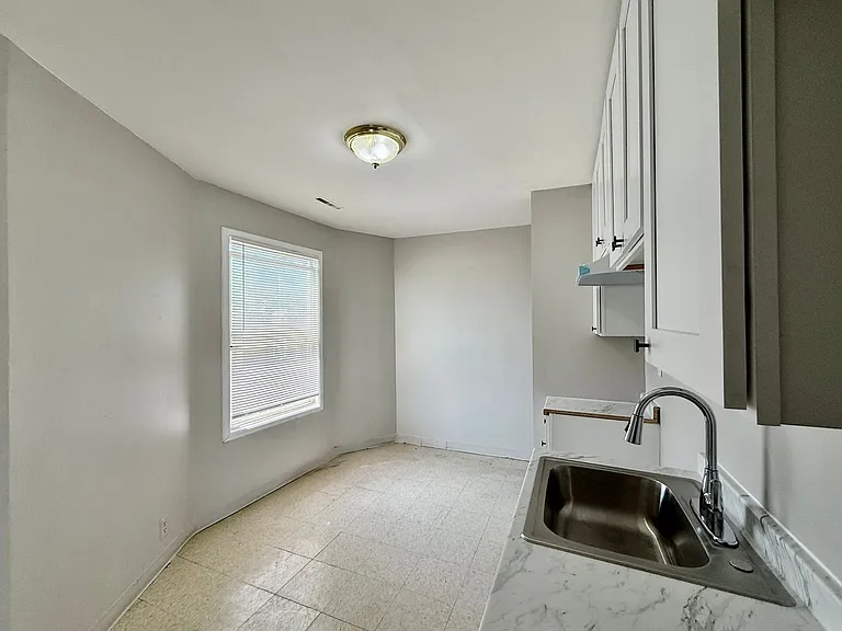 2531 N Tripp Ave — Photo 3