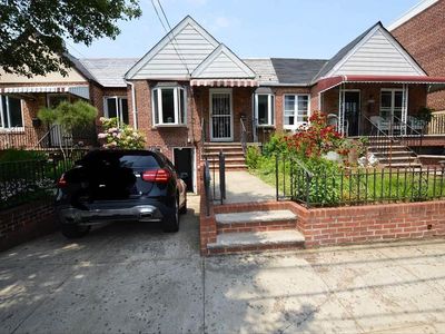 2526 47th St, Long Island City, NY, 11103